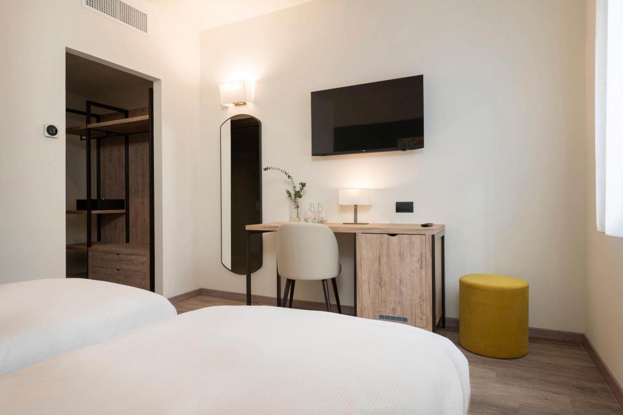 Hotel Plaza San Martino Siccomario Экстерьер фото