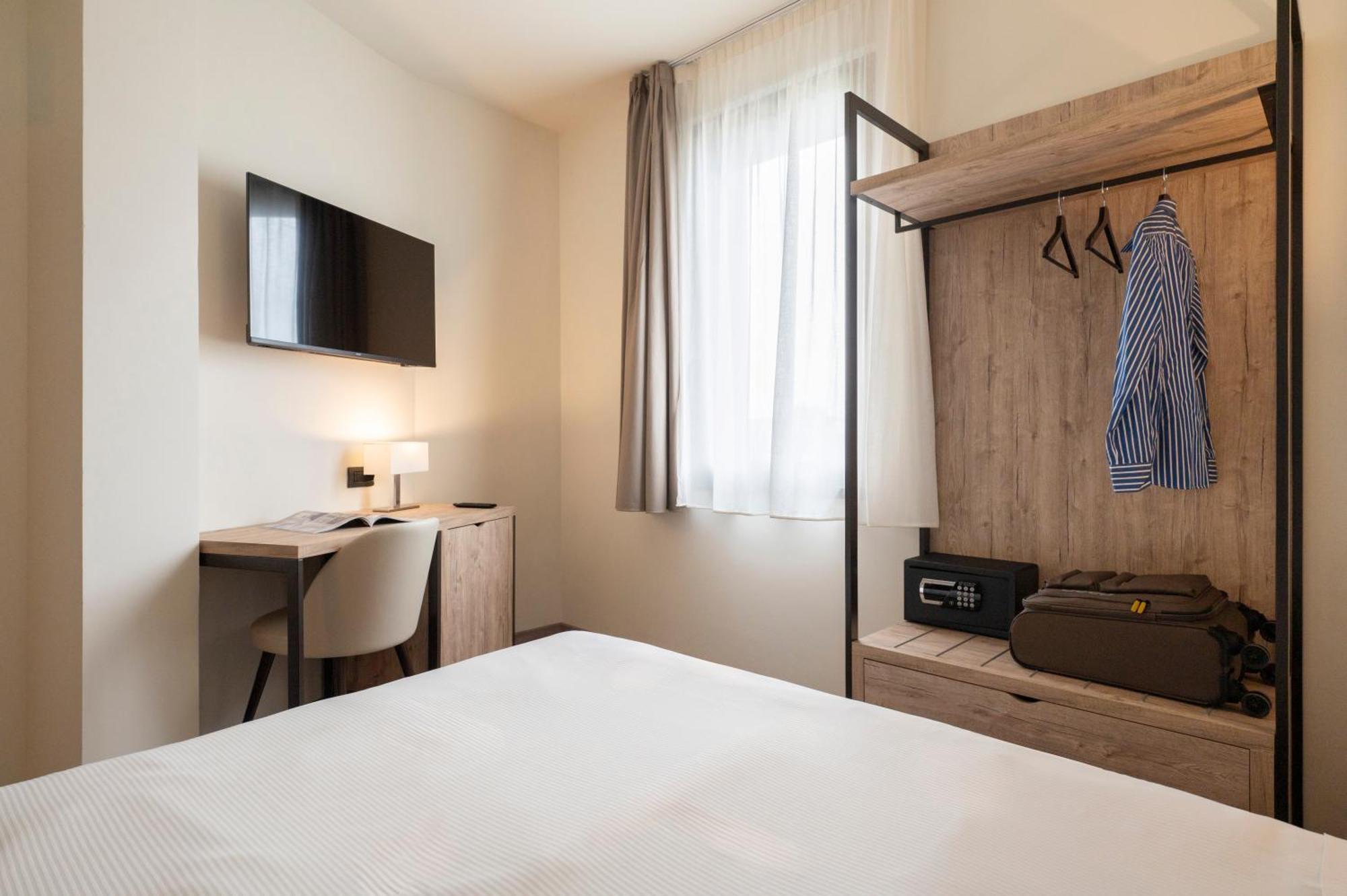 Hotel Plaza San Martino Siccomario Экстерьер фото