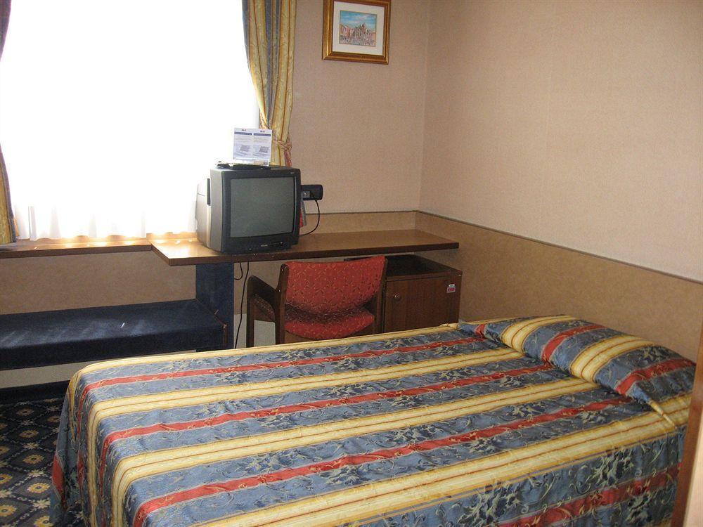 Hotel Plaza San Martino Siccomario Экстерьер фото