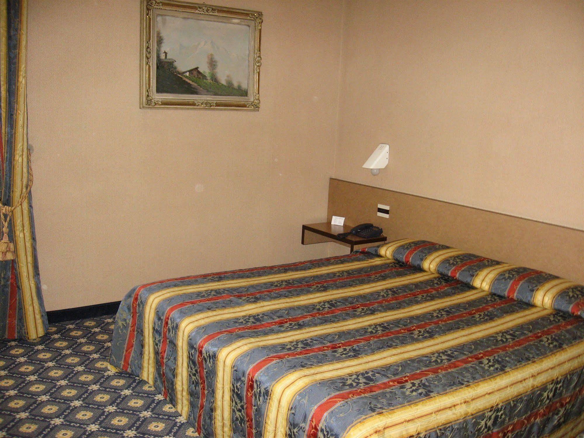 Hotel Plaza San Martino Siccomario Экстерьер фото