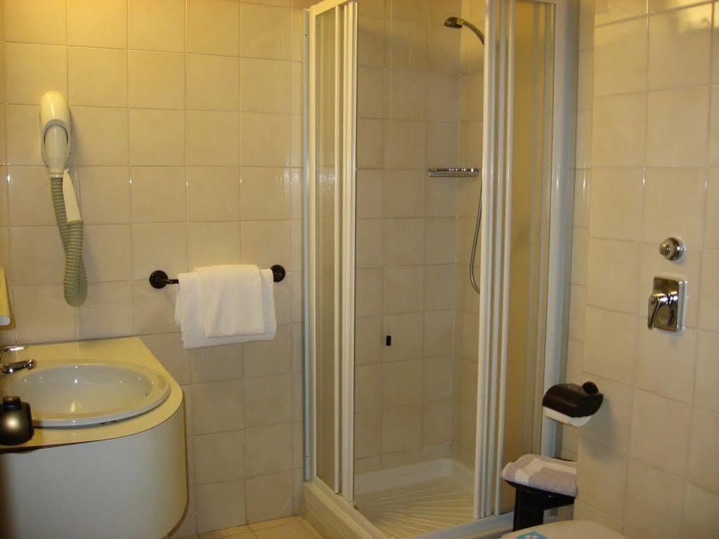 Hotel Plaza San Martino Siccomario Экстерьер фото