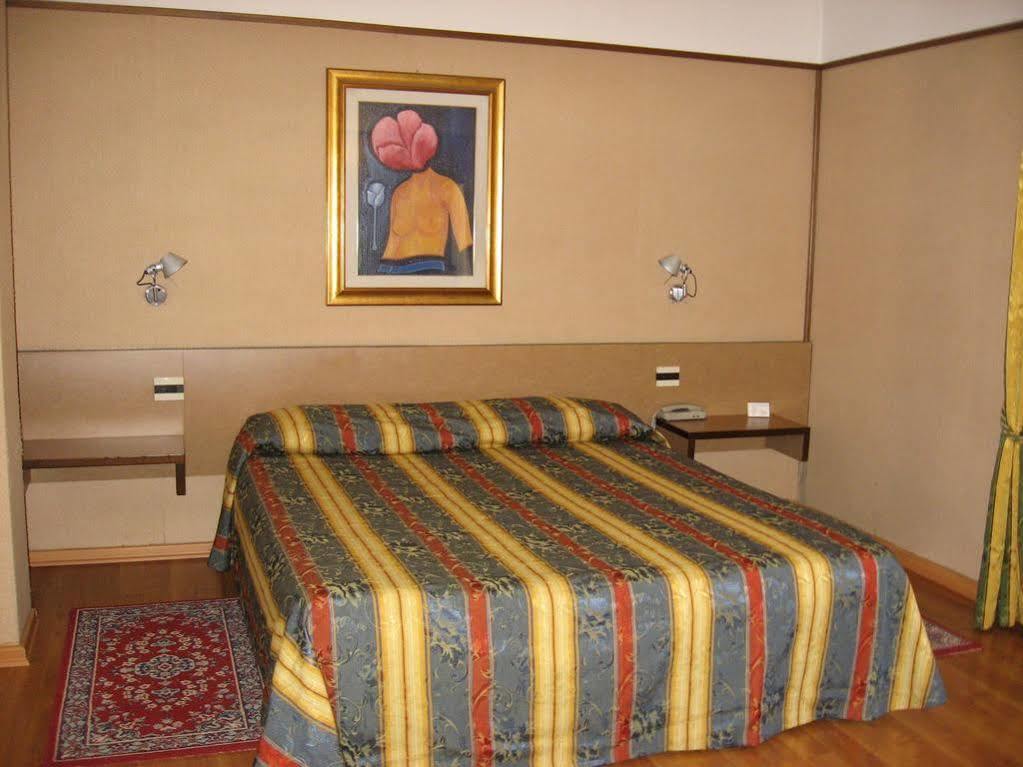 Hotel Plaza San Martino Siccomario Экстерьер фото